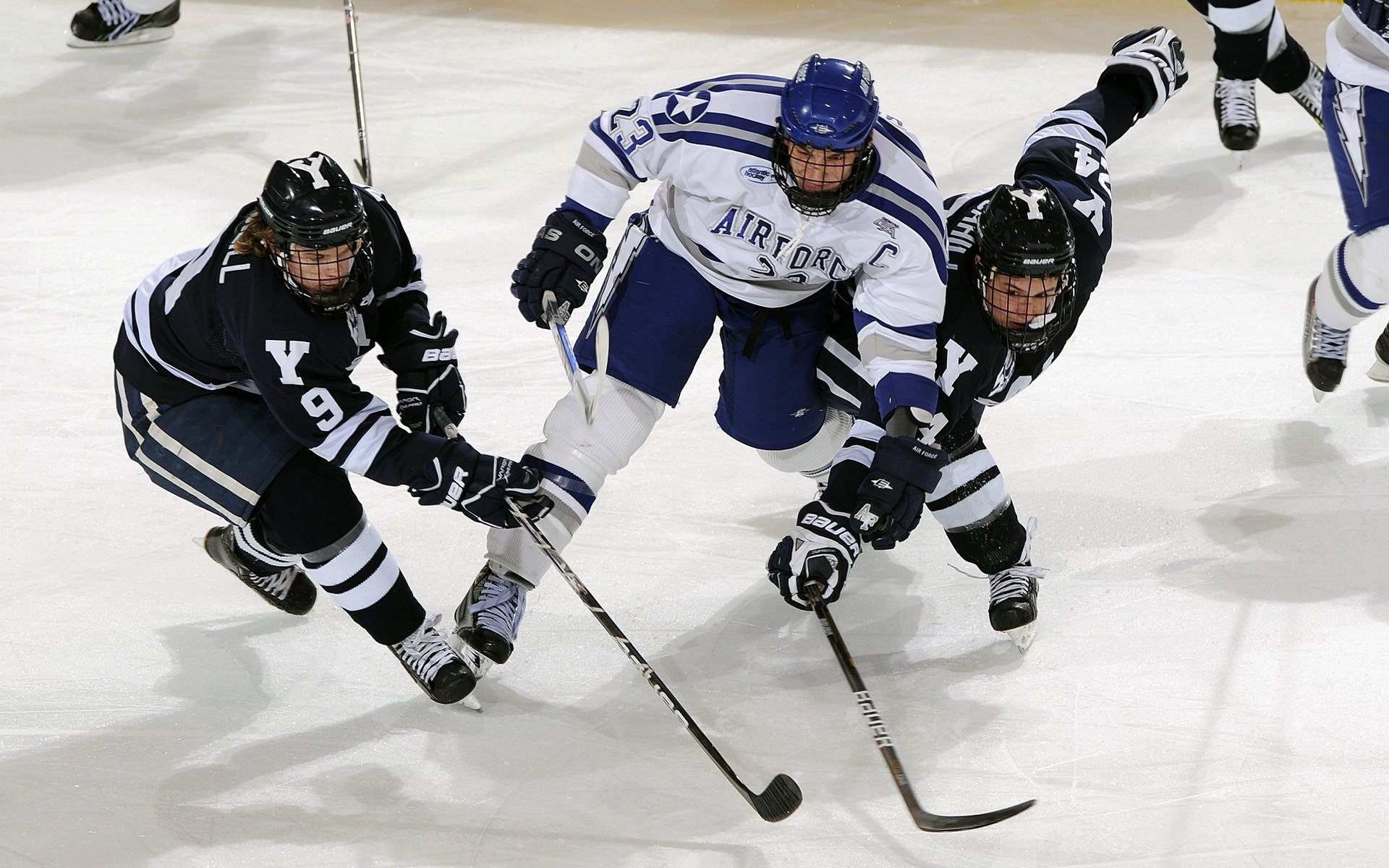 中国女排新任队长首次亮相媒体见面会，中国女排新队长是谁